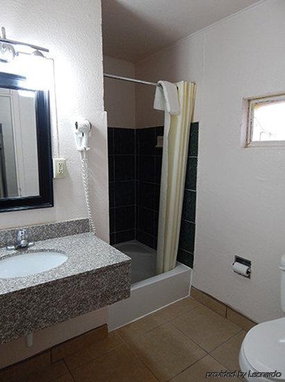 Executive Inn 斯托克顿堡 外观 照片
