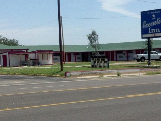 Executive Inn 斯托克顿堡 外观 照片