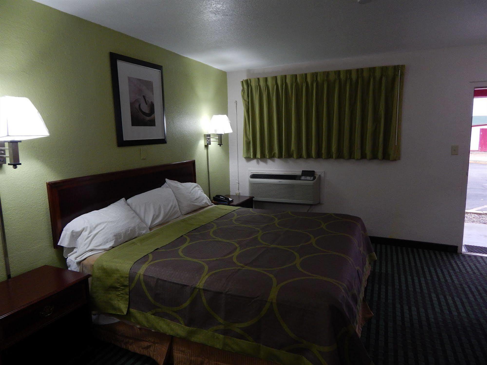 Executive Inn 斯托克顿堡 外观 照片