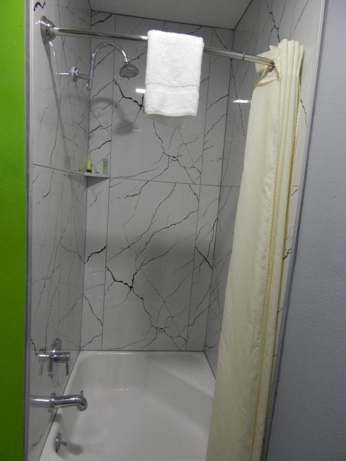 Executive Inn 斯托克顿堡 外观 照片